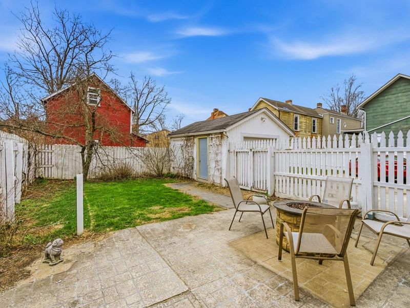 71 W Central Avenue , Delaware, OH 43015 Photo 18