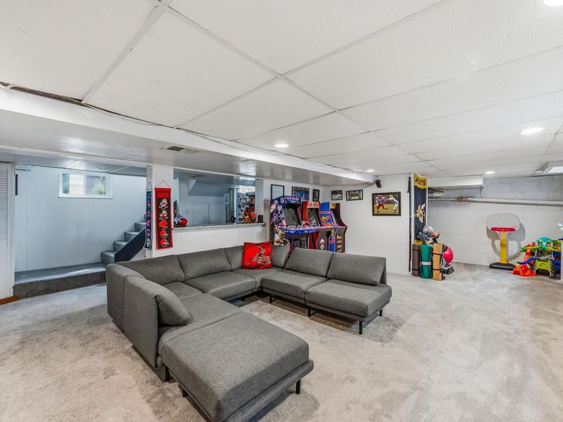 71 W Central Avenue , Delaware, OH 43015 Photo 41