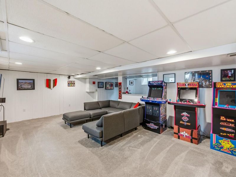 71 W Central Avenue , Delaware, OH 43015 Photo 42