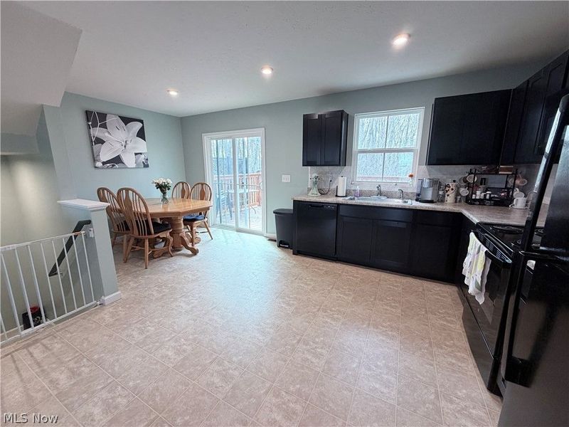 177 Raintree Lane , Painesville, OH 44077 Photo 3