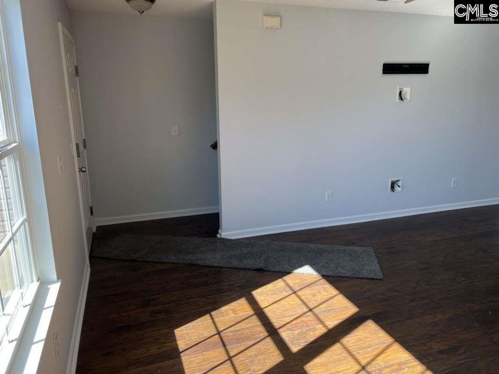 212 Walkbridge Way  Photo 4