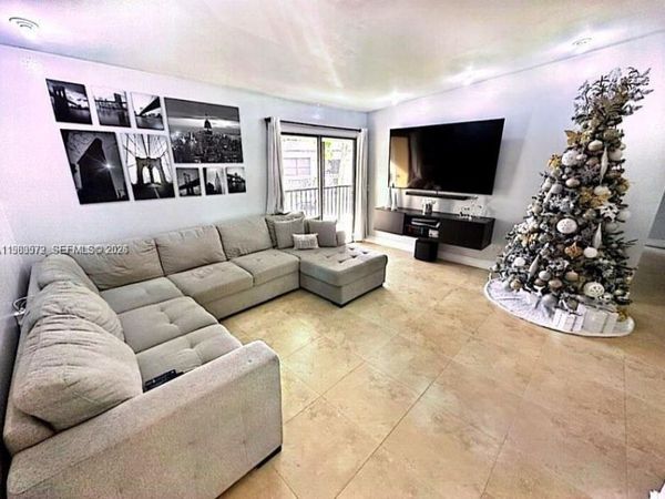 9729 Hammocks Blvd , Unit 207E, Miami, FL 33196