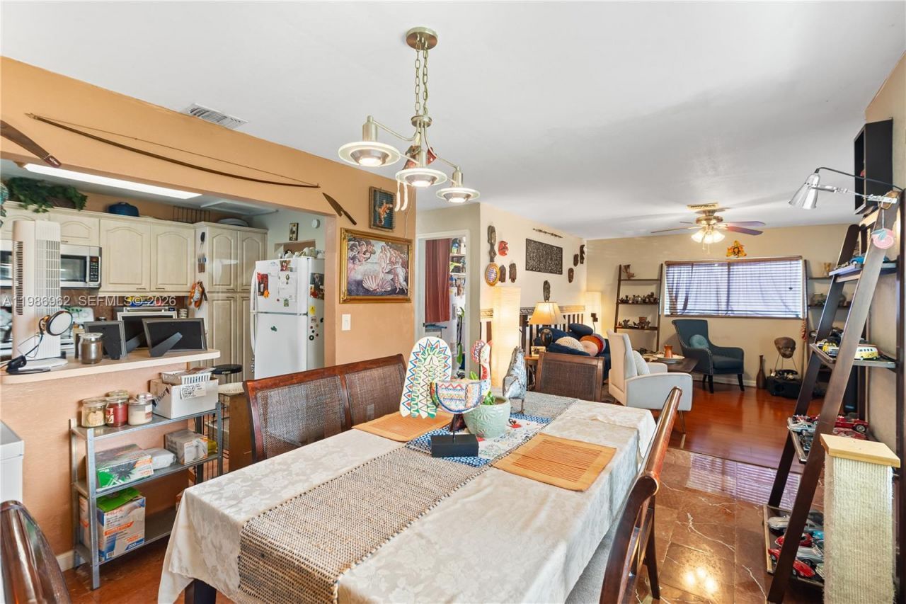 720 NW 4th St , Hallandale Beach, FL 33009 Photo