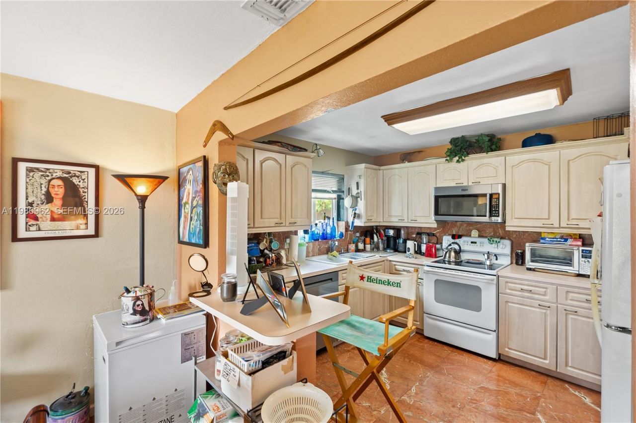 720 NW 4th St , Hallandale Beach, FL 33009 Photo