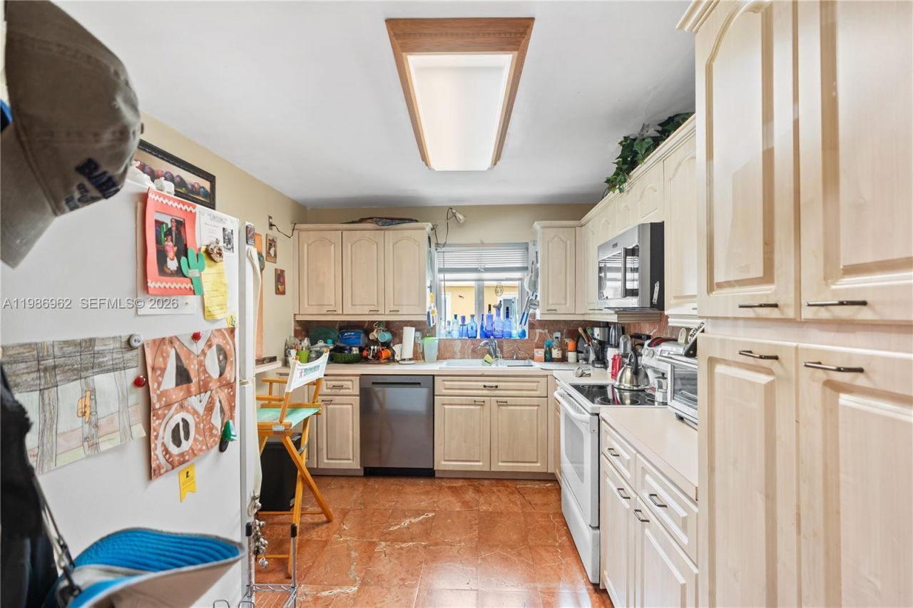 720 NW 4th St , Hallandale Beach, FL 33009 Photo