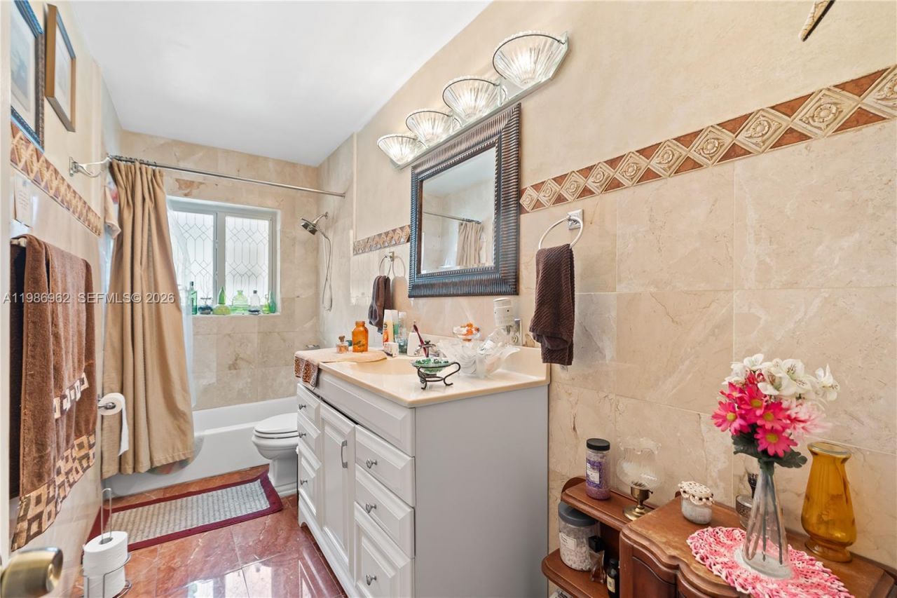 720 NW 4th St , Hallandale Beach, FL 33009 Photo