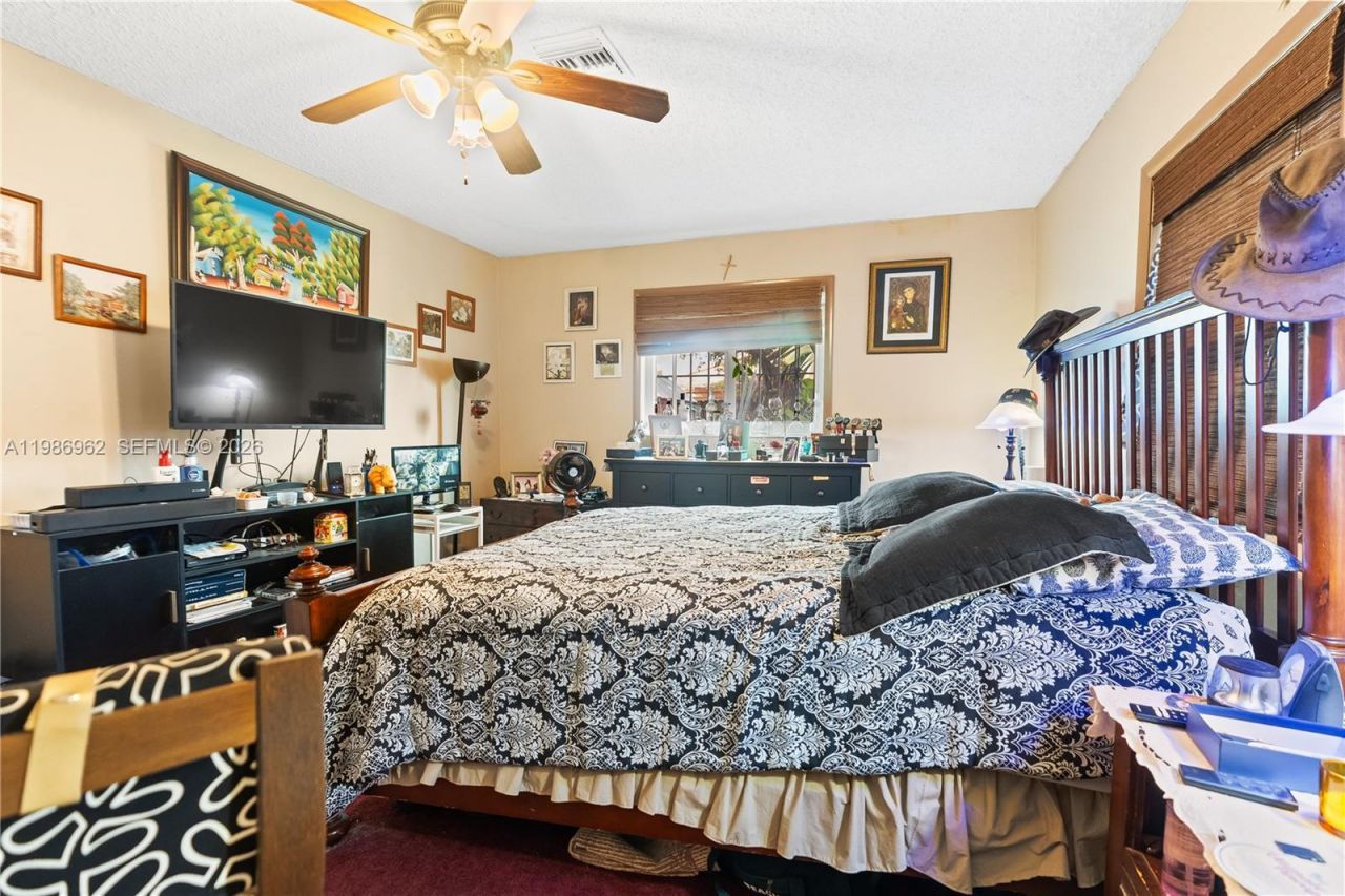 720 NW 4th St , Hallandale Beach, FL 33009 Photo