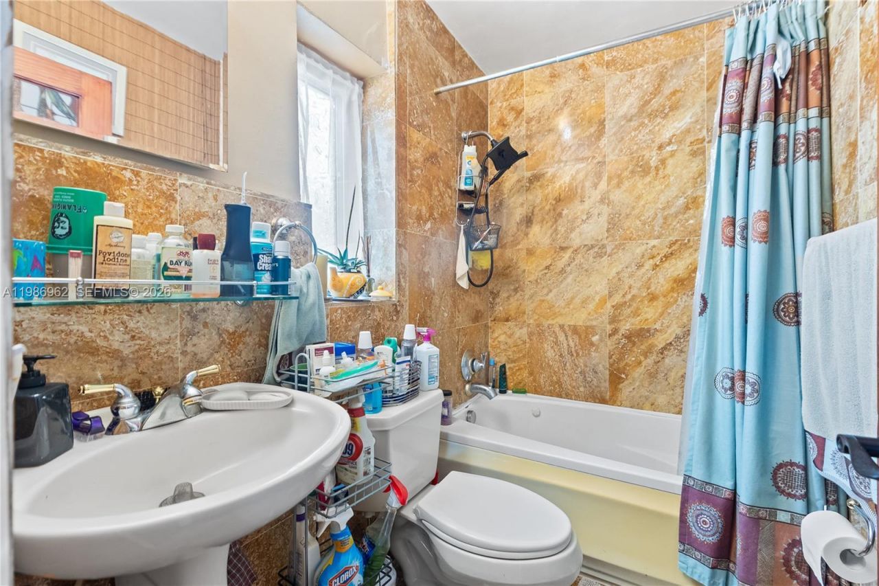 720 NW 4th St , Hallandale Beach, FL 33009 Photo