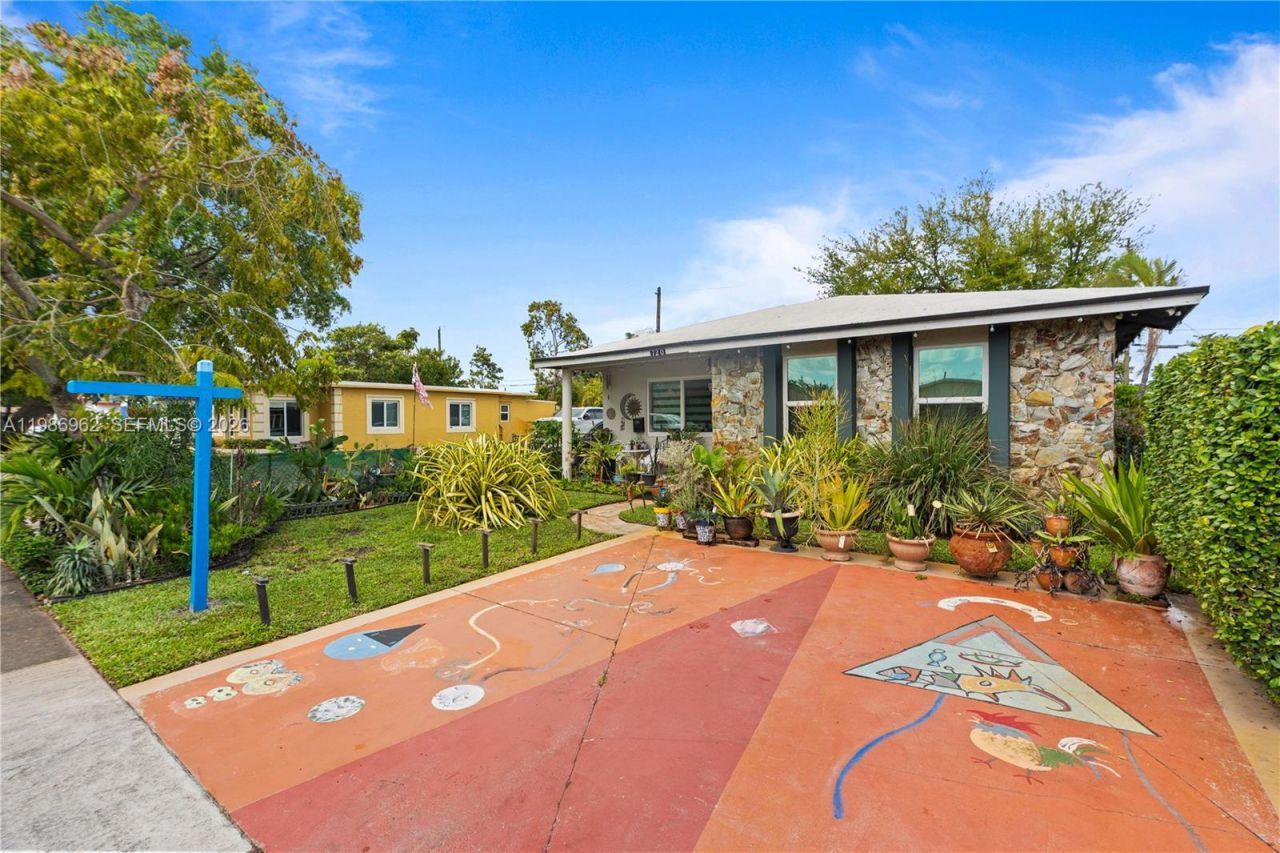 720 NW 4th St , Hallandale Beach, FL 33009 Photo