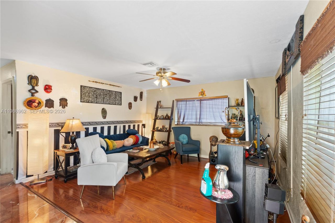 720 NW 4th St , Hallandale Beach, FL 33009 Photo