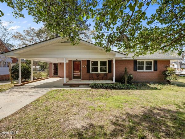 207 College Avenue, Washington, NC 27889