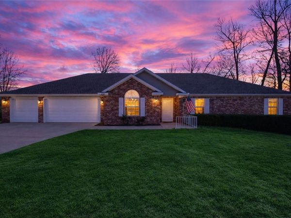8750 Pageant Drive, Rogers, AR 72756