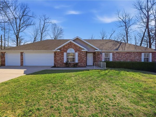 8750 Pageant Drive , Rogers, AR 72756