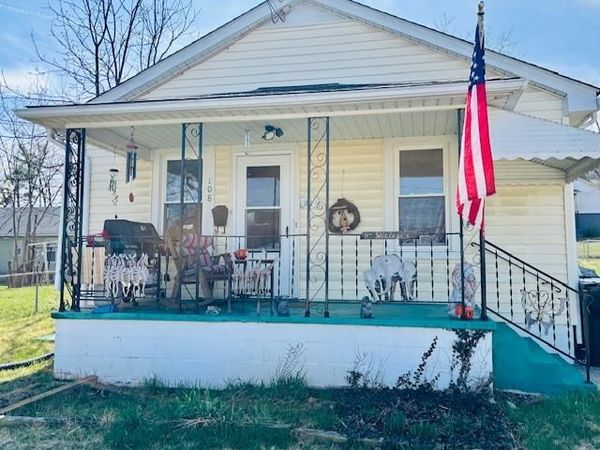 108 W PEABODY ST, STAUNTON, VA 24401