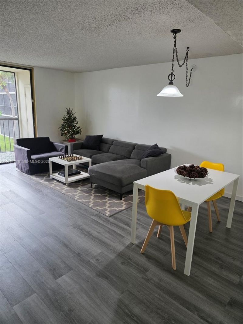 8065 SW 107th Ave , Unit 202, Miami, FL 33173 Photo