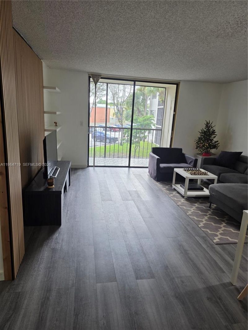 8065 SW 107th Ave , Unit 202, Miami, FL 33173 Photo