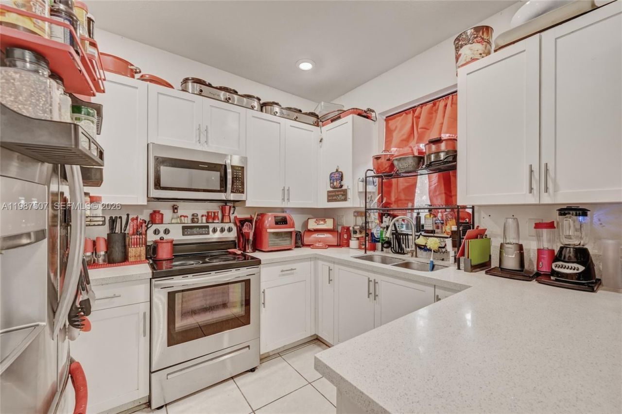 21436 NE 2nd Ct , Miami, FL 33179 Photo