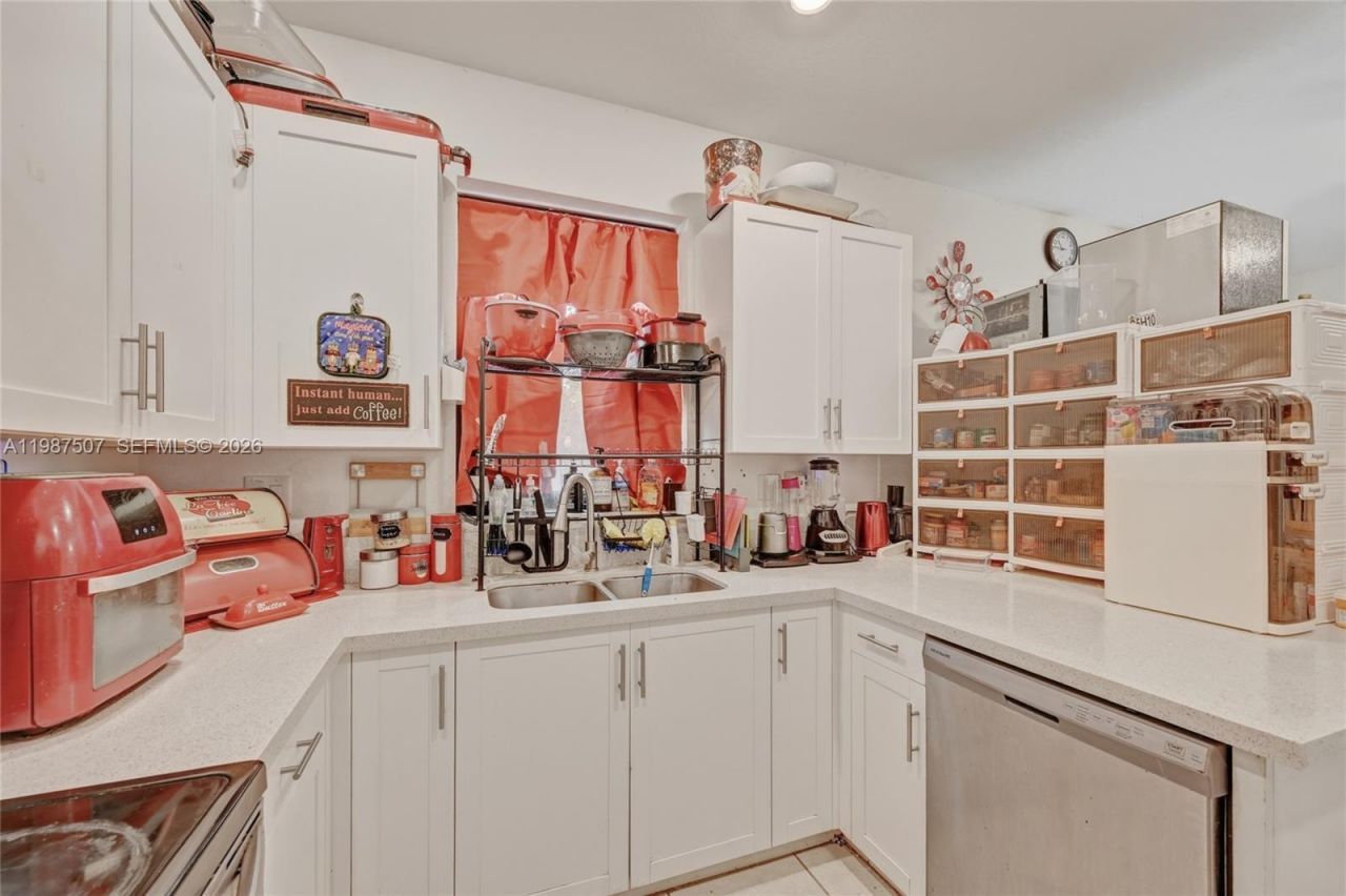 21436 NE 2nd Ct , Miami, FL 33179 Photo