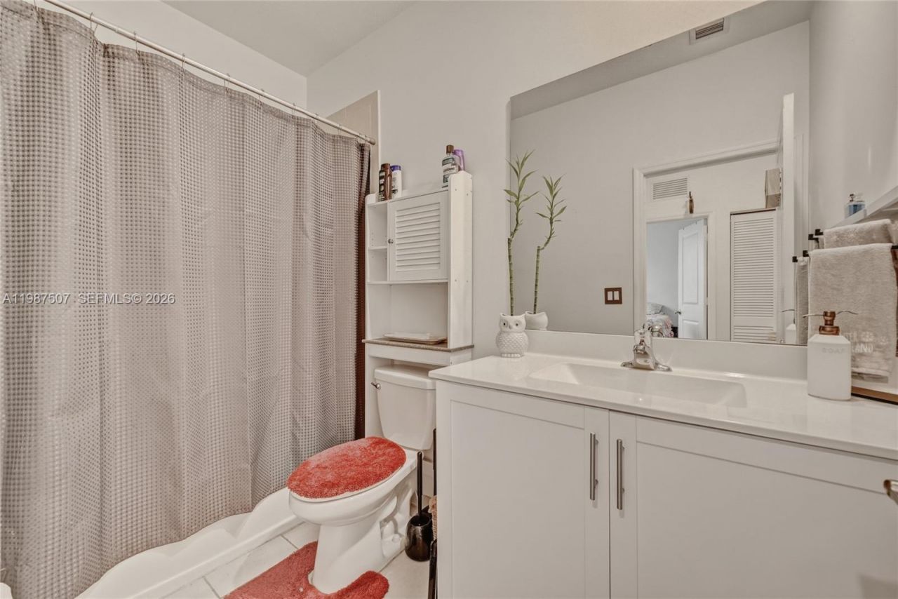 21436 NE 2nd Ct , Miami, FL 33179 Photo