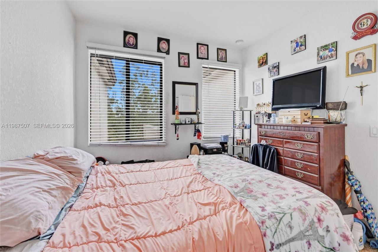 21436 NE 2nd Ct , Miami, FL 33179 Photo