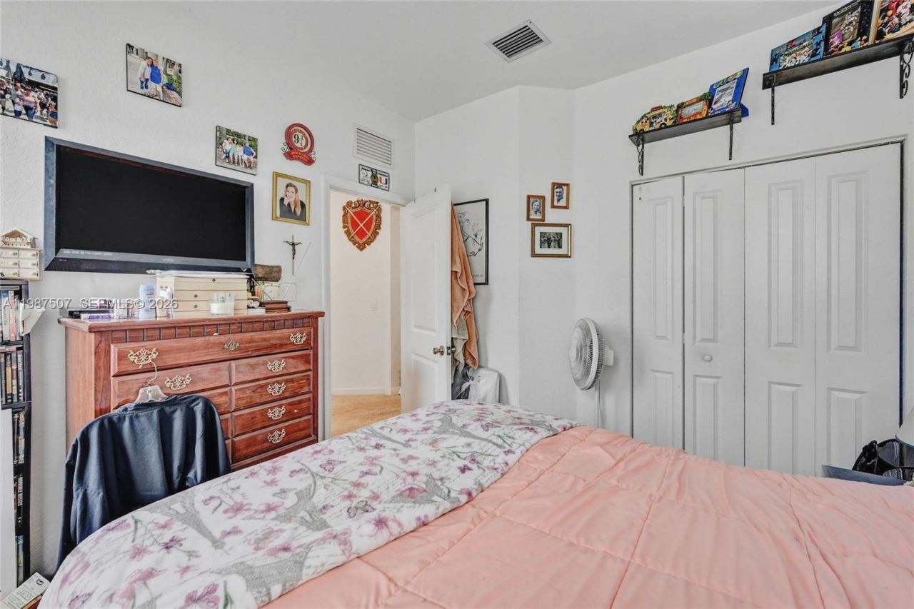 21436 NE 2nd Ct , Miami, FL 33179 Photo