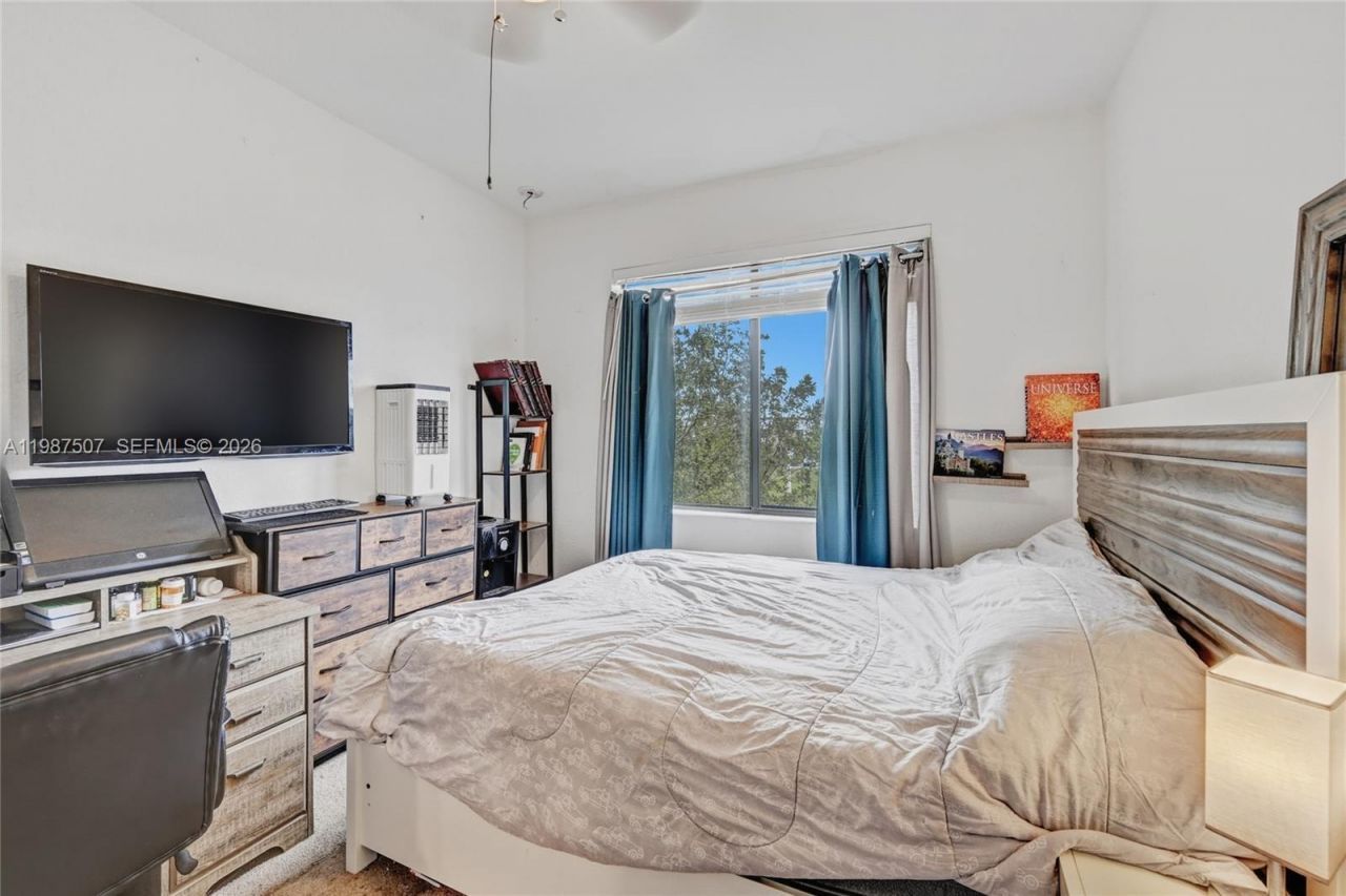 21436 NE 2nd Ct , Miami, FL 33179 Photo