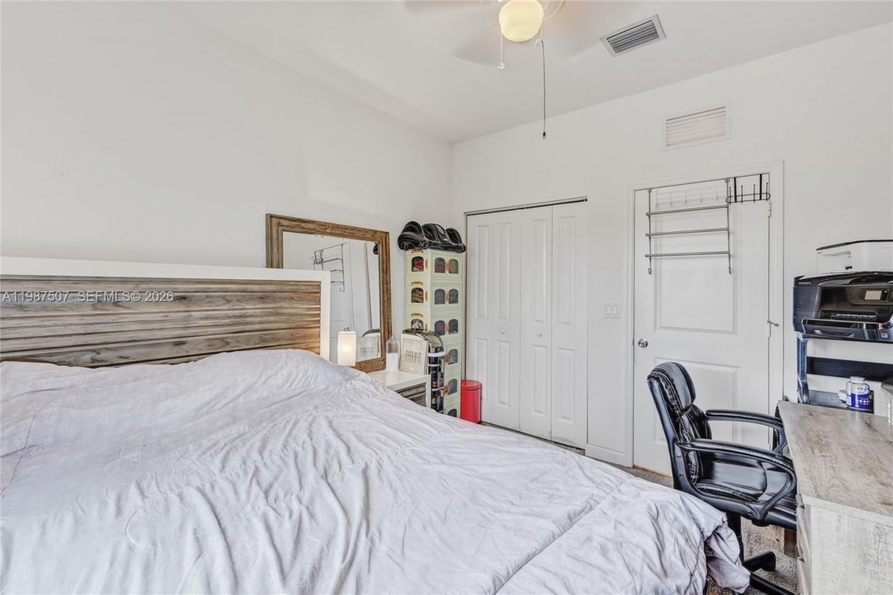 21436 NE 2nd Ct , Miami, FL 33179 Photo