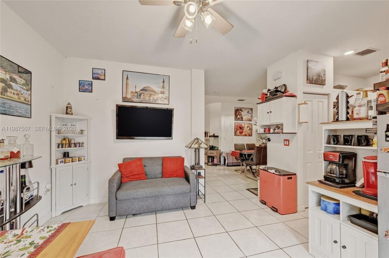 21436 NE 2nd Ct , Miami, FL 33179 Photo