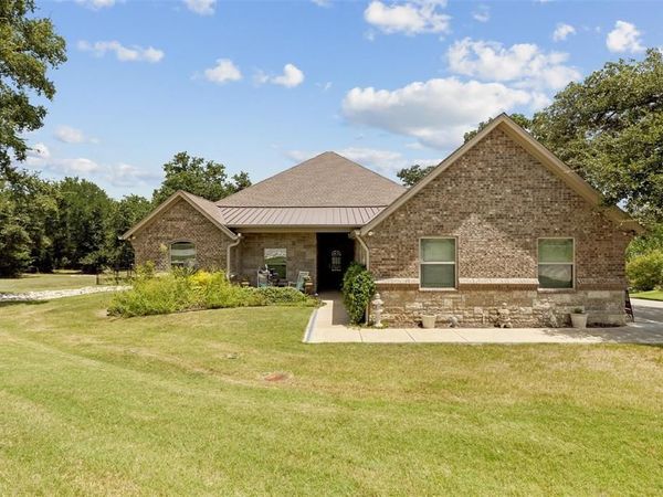 3860 Legend Trail, Granbury, TX 76049