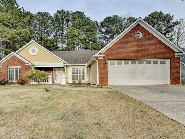 1075 Prestonwood Drive , Lawrenceville, GA 30043