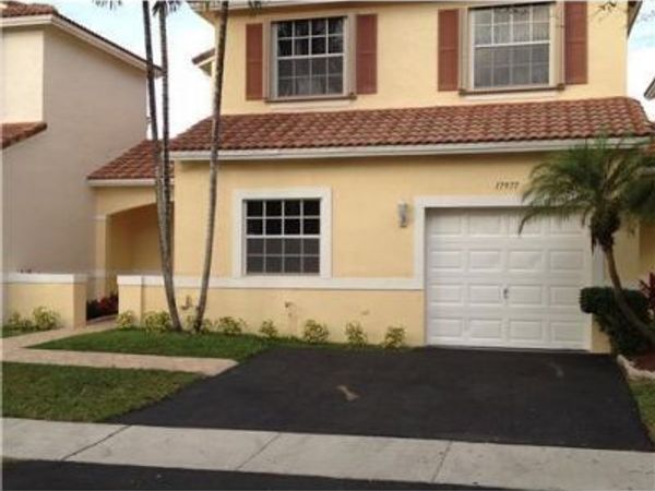 17977 SW 8th Street, Pembroke Pines, FL 33029