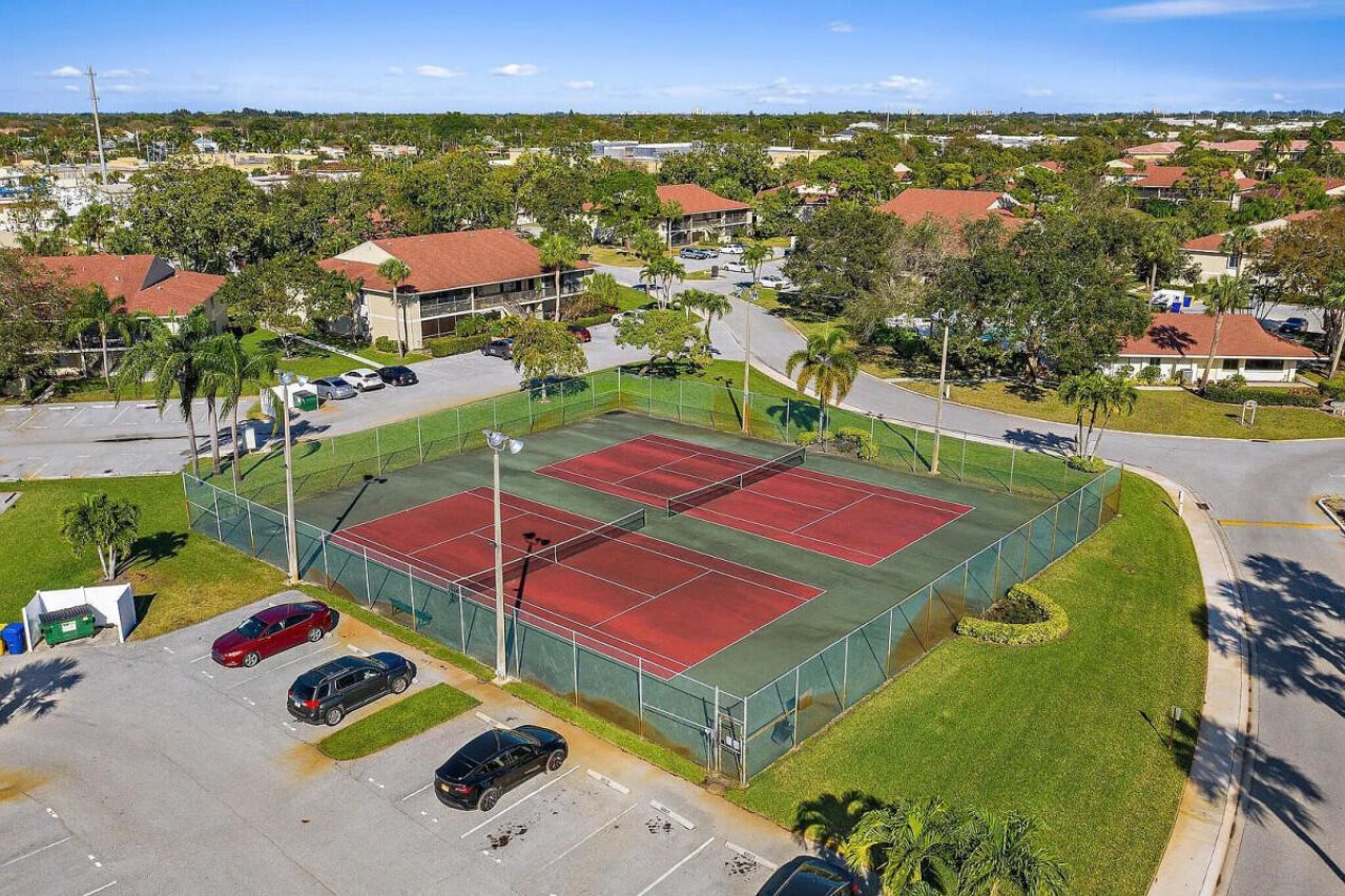 6540 Chasewood Drive, Unit F, Jupiter, FL 33458 Photo