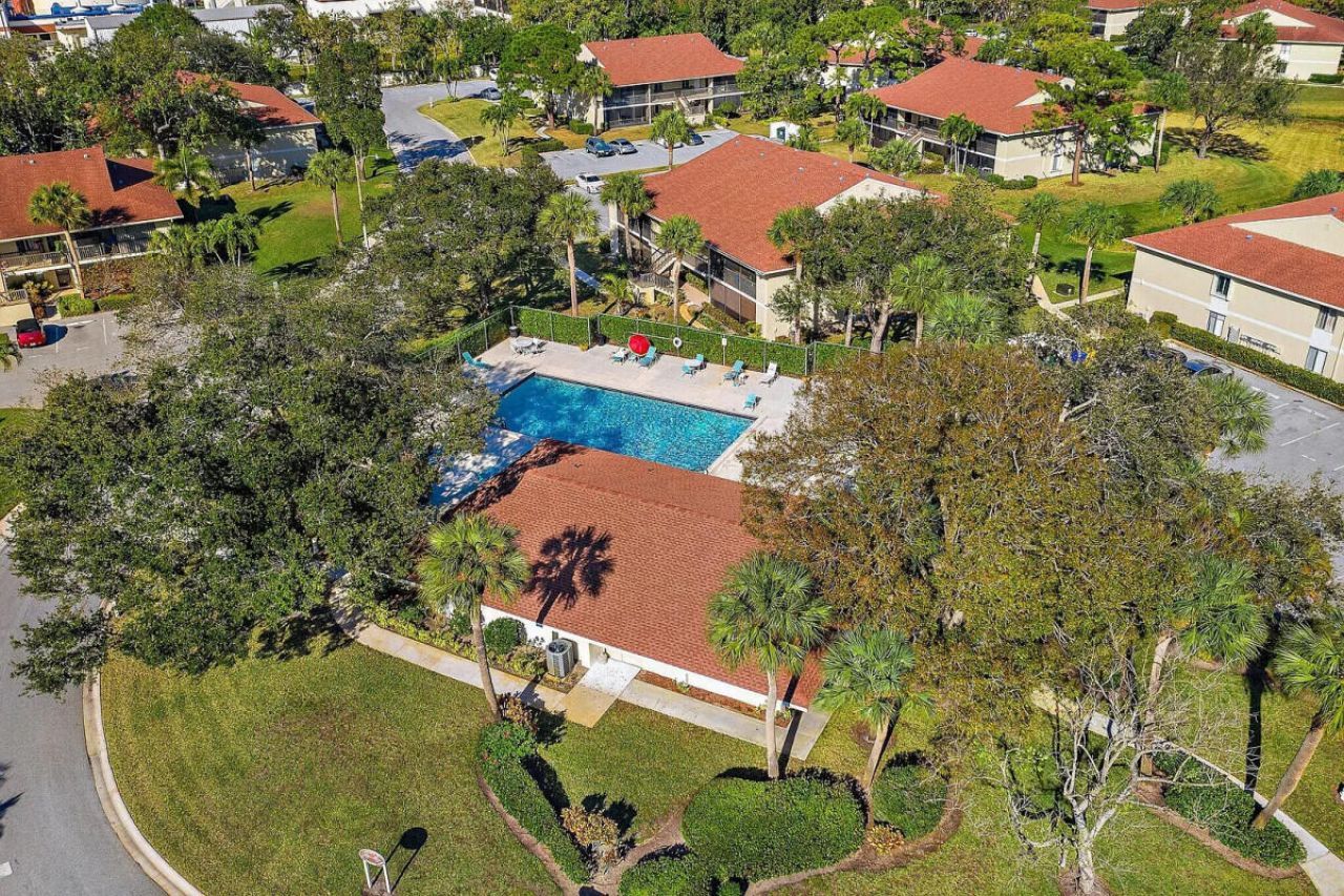 6540 Chasewood Drive, Unit F, Jupiter, FL 33458 Photo