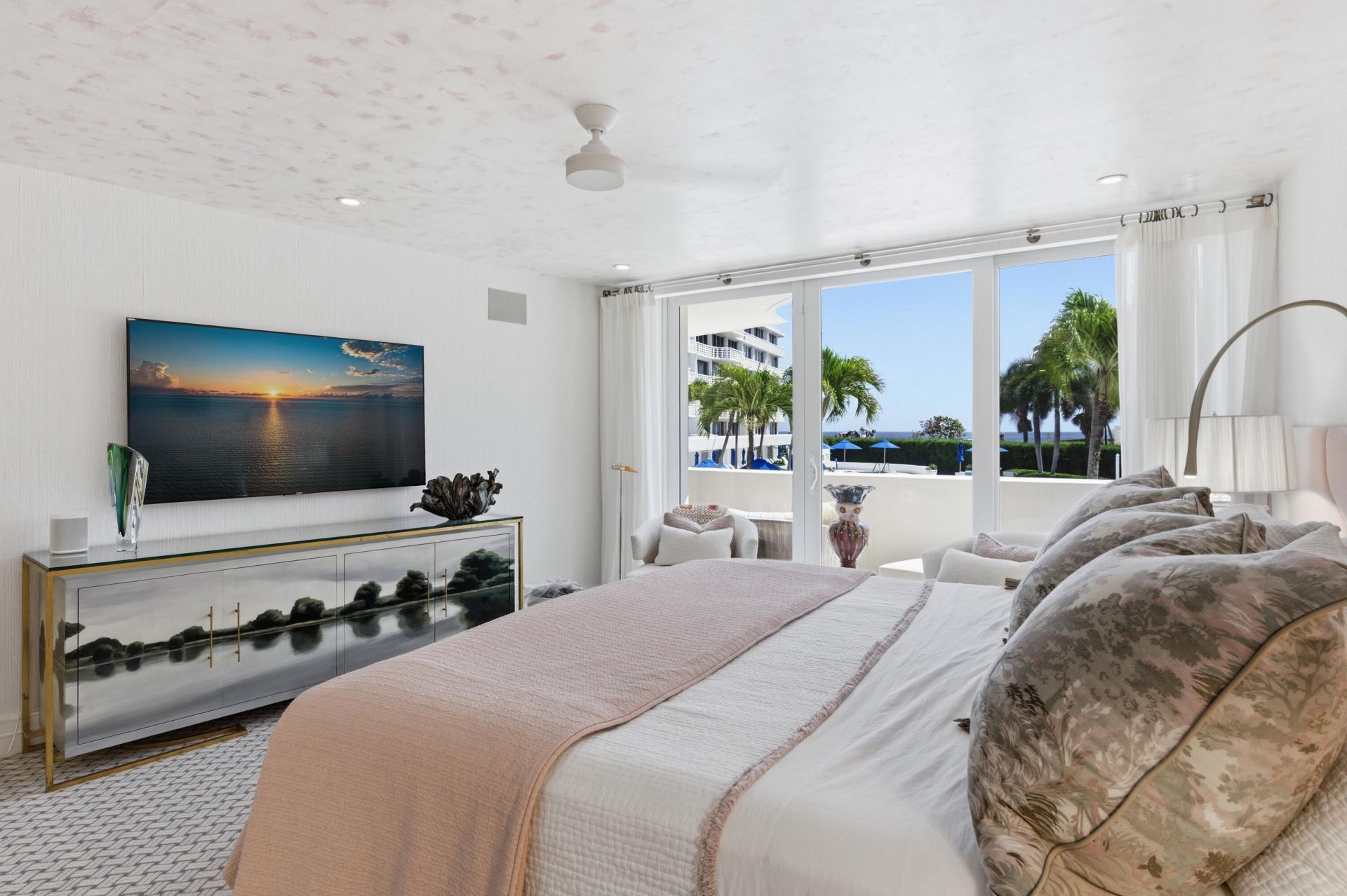 100 Sunrise Avenue, Unit 223, Palm Beach, FL 33480 Photo