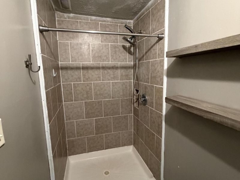 404 N Troy Street, Bellefontaine, OH 43311 Photo 10