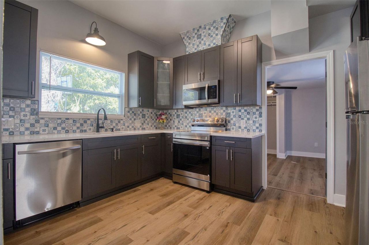 675 16th Avenue S, Unit 1, Saint Petersburg, FL 33701 Photo