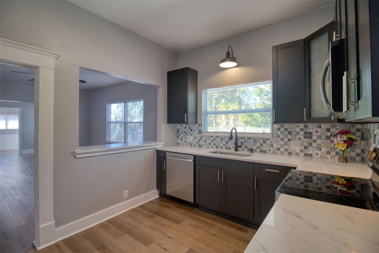 675 16th Avenue S, Unit 1, Saint Petersburg, FL 33701 Photo