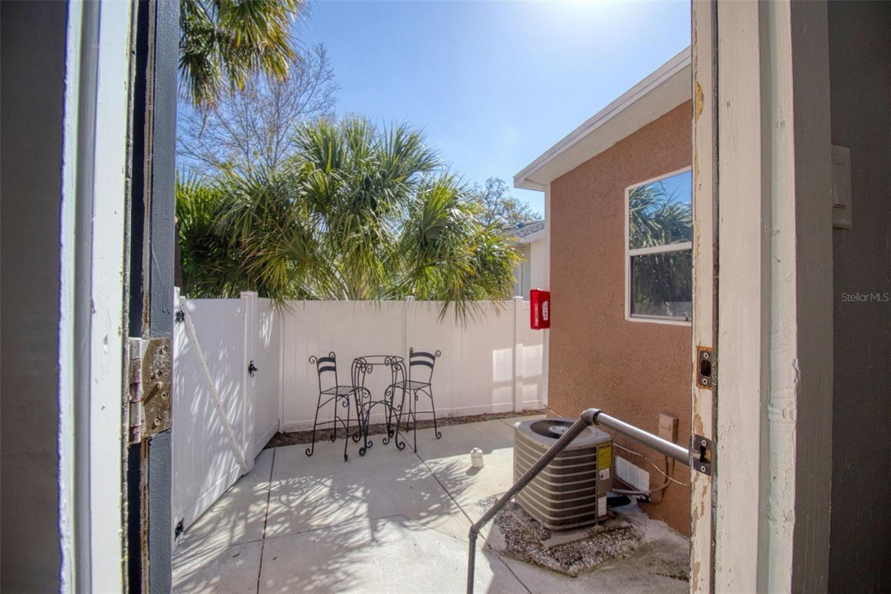 675 16th Avenue S, Unit 1, Saint Petersburg, FL 33701 Photo