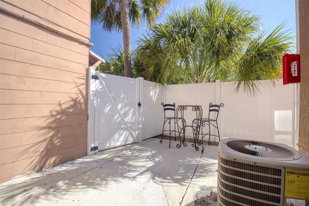 675 16th Avenue S, Unit 1, Saint Petersburg, FL 33701 Photo