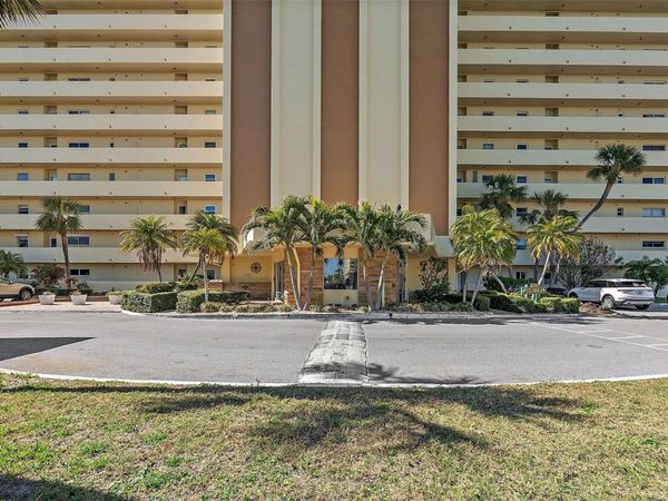 4725 COVE CIRCLE , Unit 704, ST PETERSBURG, FL 33708