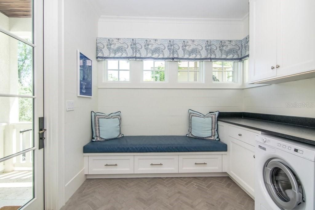 908 S Dakota Avenue, Tampa, FL 33606 Photo