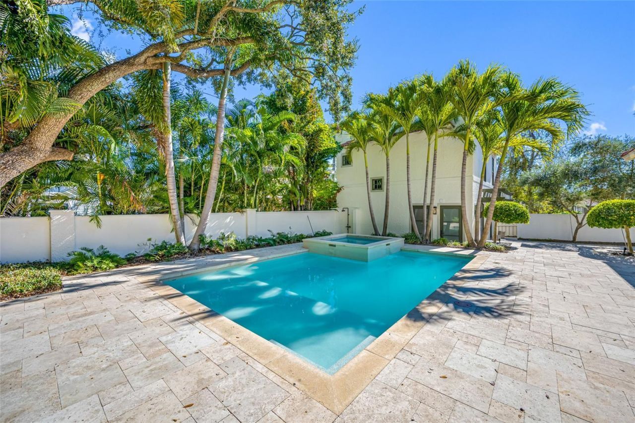 908 S Dakota Avenue, Tampa, FL 33606 Photo