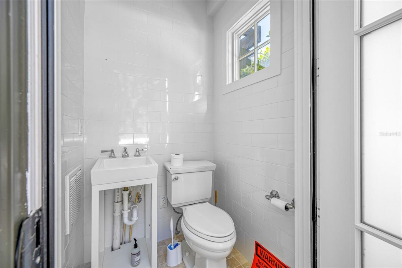 908 S Dakota Avenue, Tampa, FL 33606 Photo