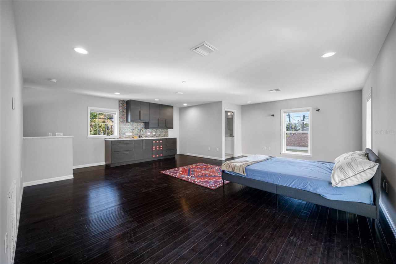 908 S Dakota Avenue, Tampa, FL 33606 Photo