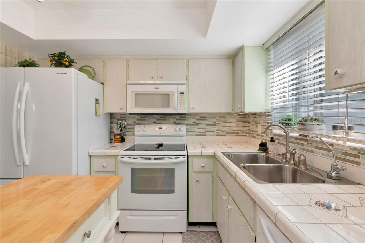 1807 University Place, Unit 151, Sarasota, FL 34235 Photo