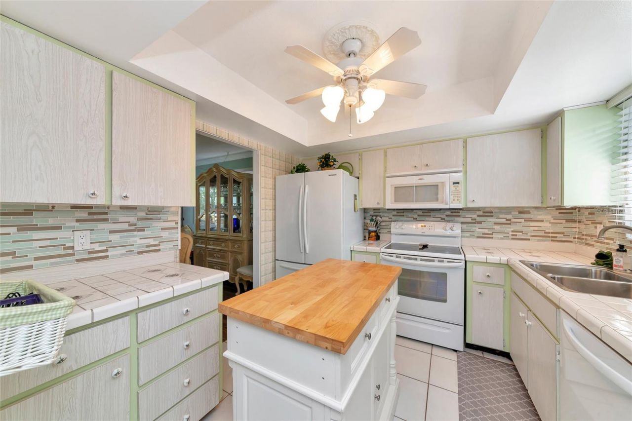 1807 University Place, Unit 151, Sarasota, FL 34235 Photo
