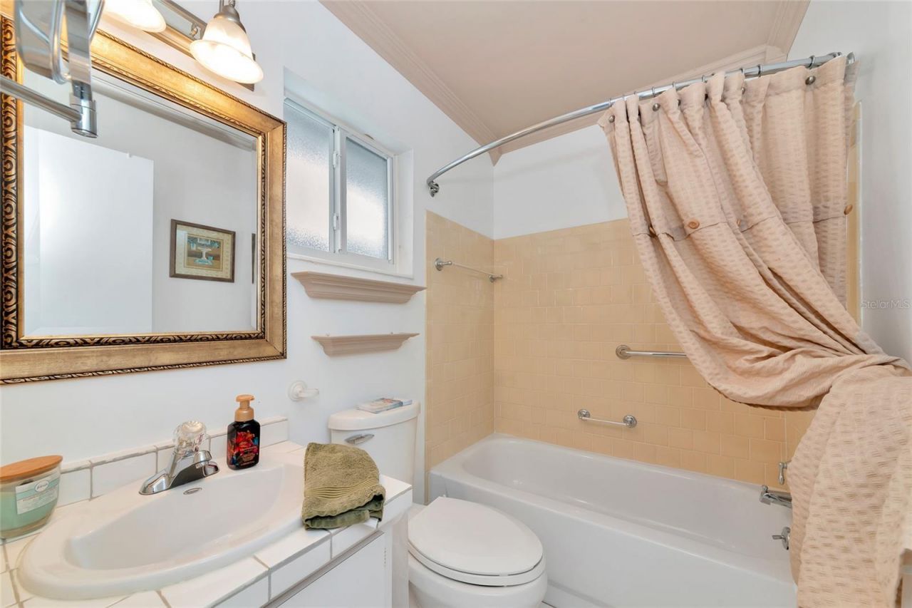 1807 University Place, Unit 151, Sarasota, FL 34235 Photo