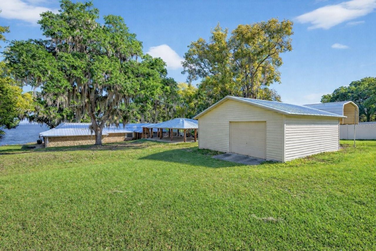 13033 SE 158th Lane, Weirsdale, FL 32195 Photo