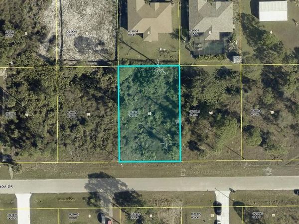 941 PANDA DRIVE , LEHIGH ACRES, FL 33974