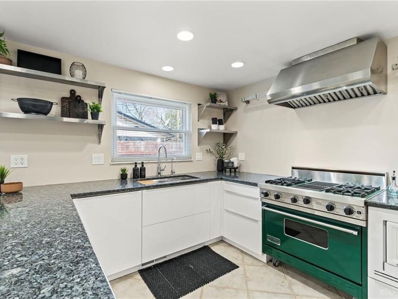 2247 E Whipp Road, Kettering, OH 45440 Photo 2